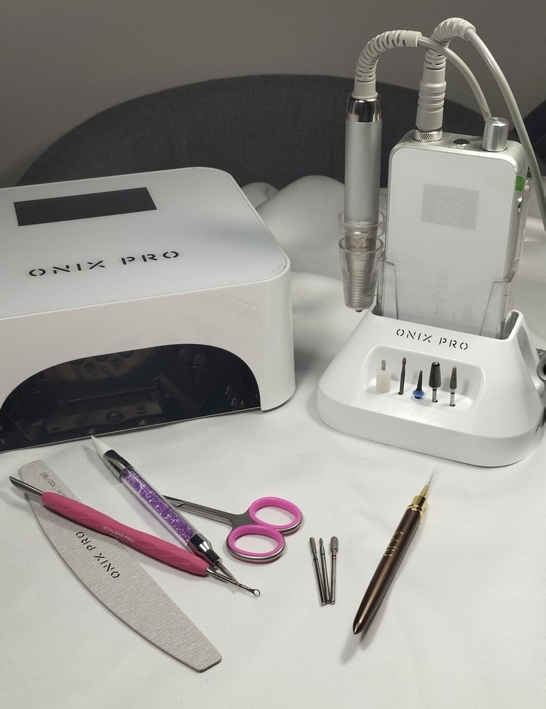 Les soins des mains Manucure Russe VEXIN SUR EPTE