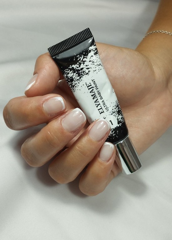 Les soins des mains Manicure Pedicure
