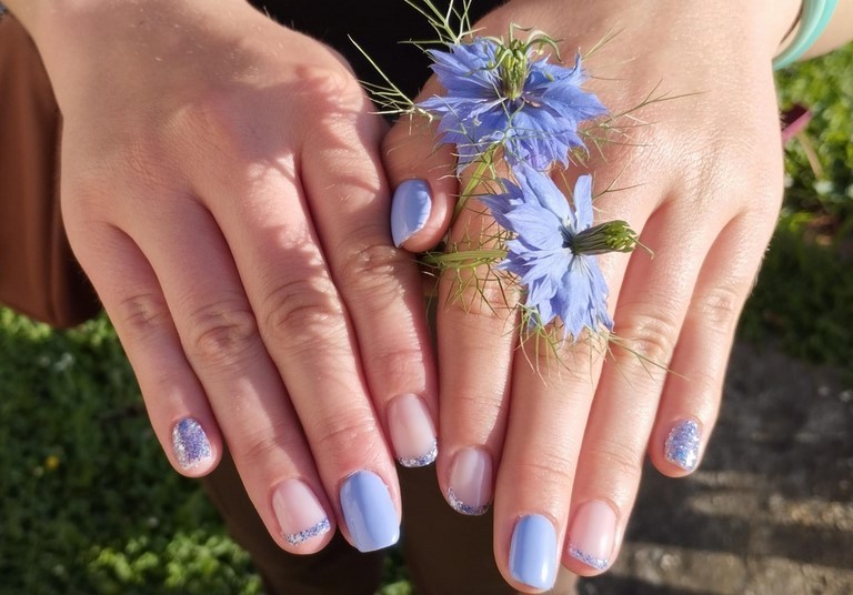 Les soins des mains Manicure Pedicure