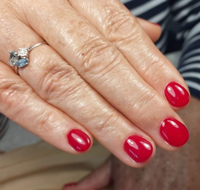 Les soins des mains Manicure Pedicure