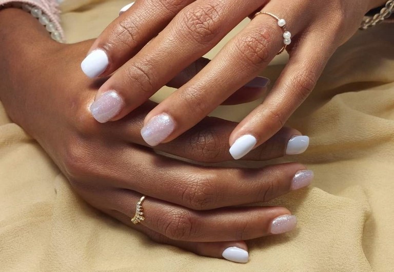 Les soins des mains Manicure Pedicure