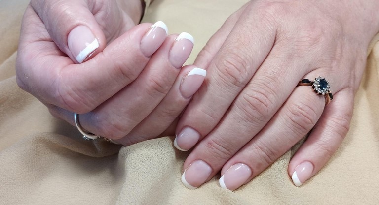 Les soins des mains Manicure Pedicure