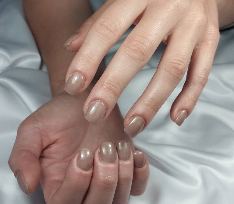 Les soins des mains Manicure Pedicure