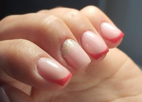 Les soins des mains Manicure Pedicure